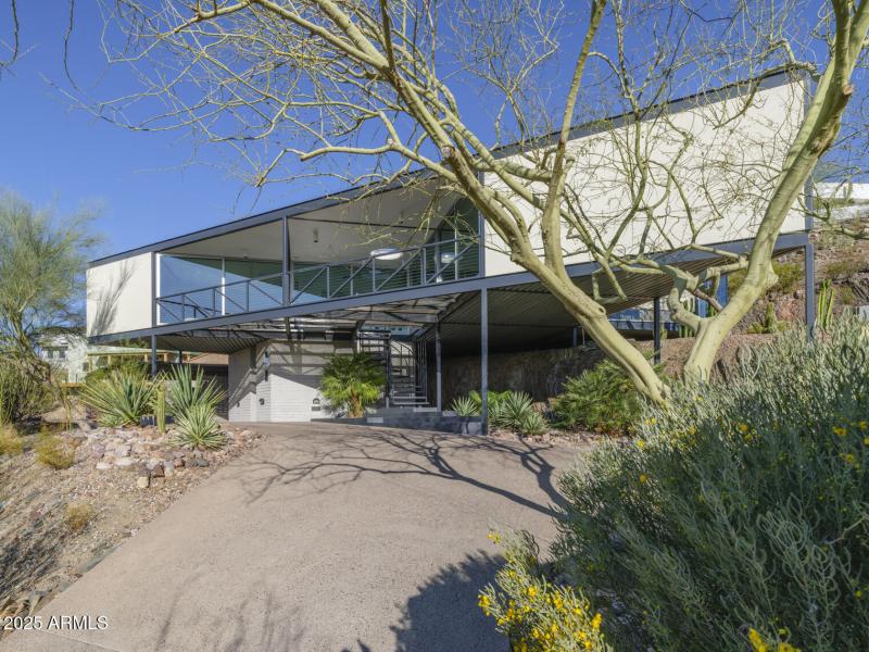 Listings_1340_E_LasPalmaritasDr_Images-1