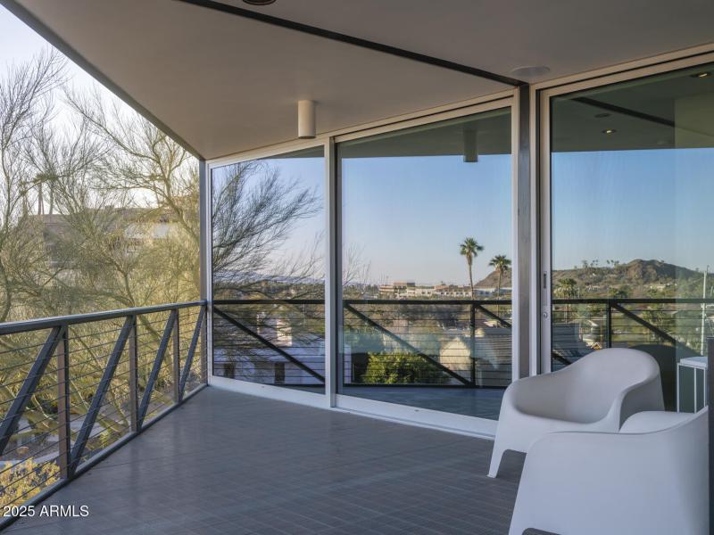 Listings_1340_E_LasPalmaritasDr_Images-4