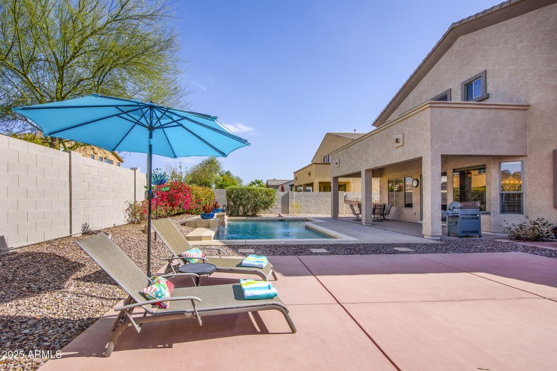 Relax gazing at your Pool!