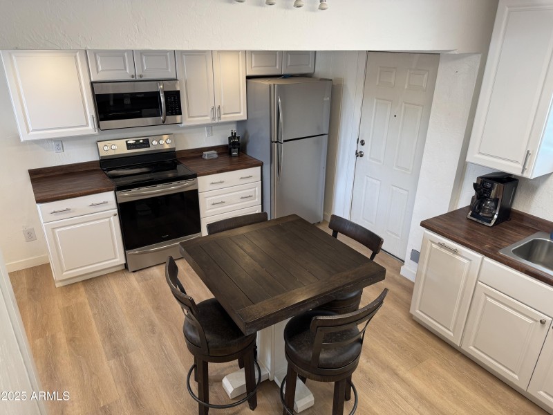 Updated Full Kitchen