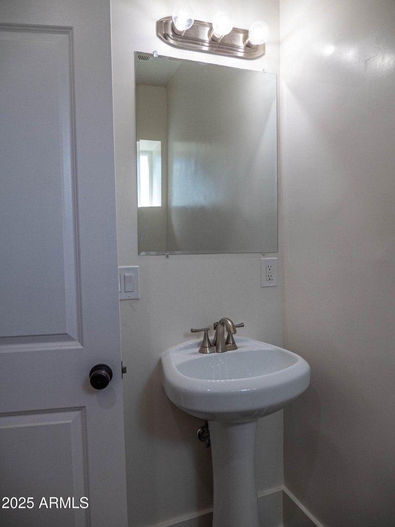 1145 E Portland - Bathroom