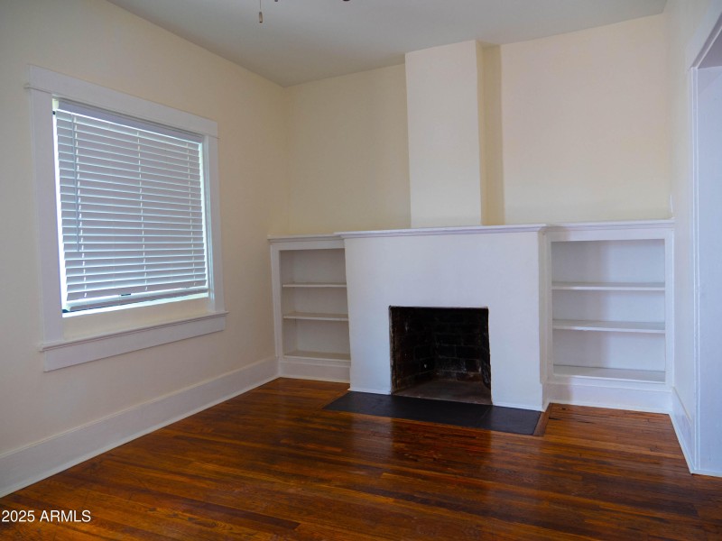 1145 E Portland - Living Area