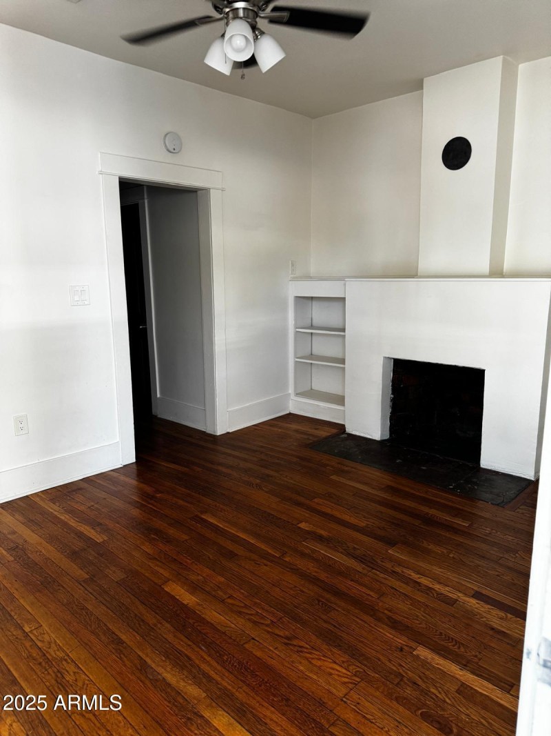 1147 E Portland - Living Area