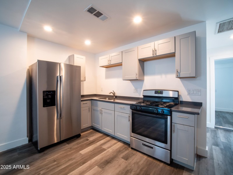 1148 E Diamond - Kitchen
