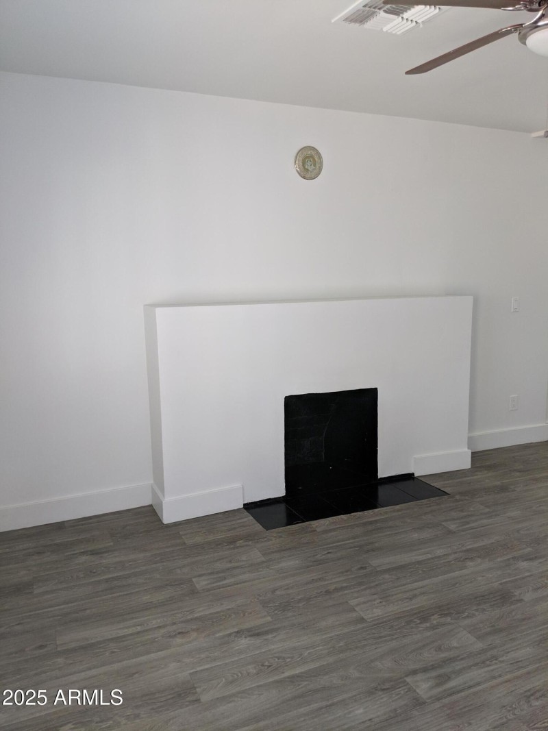 1146 E Diamond- Living Area 2