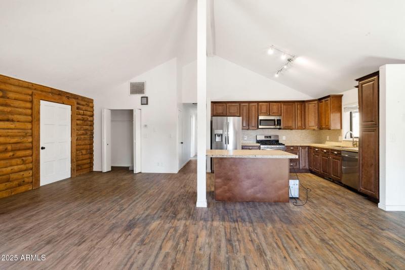 33-Dir House Kitchen