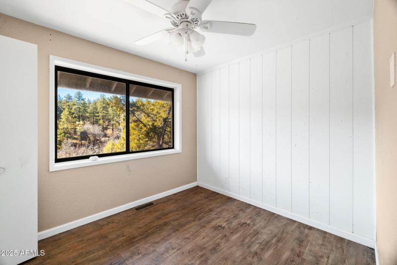 36-Dir House Bedroom 3