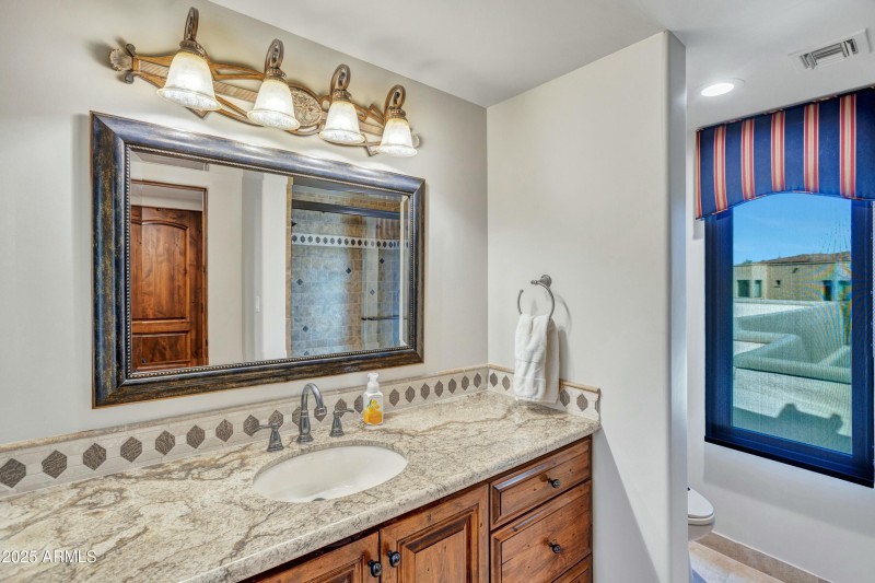 Upstairs Bonus Room Bath