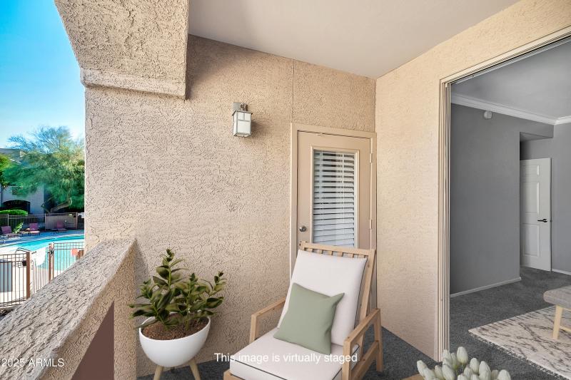 Patio (See the pool)