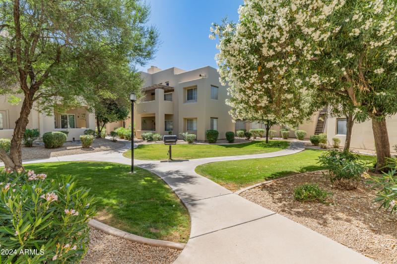 11333 N 92nd St Unit 1021-36 complex