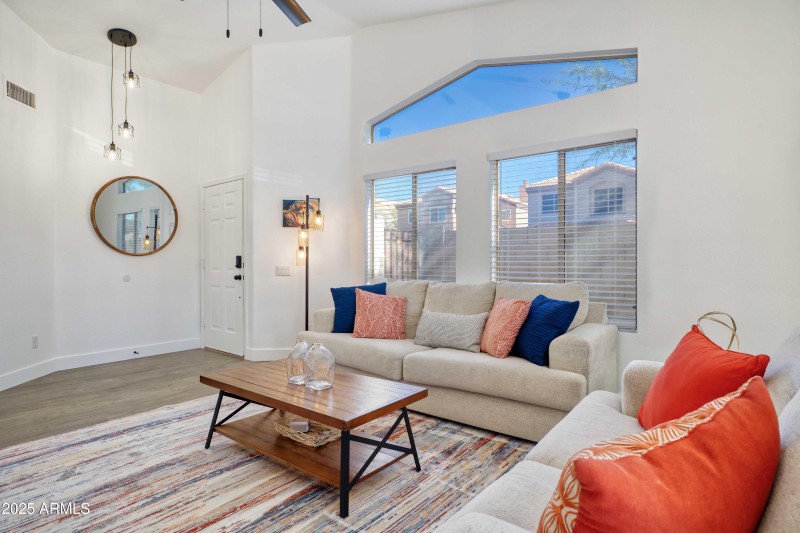 250 W Juniper Ave, Gilbert - 112930