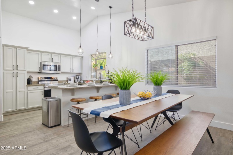 250 W Juniper Ave, Gilbert - 113610