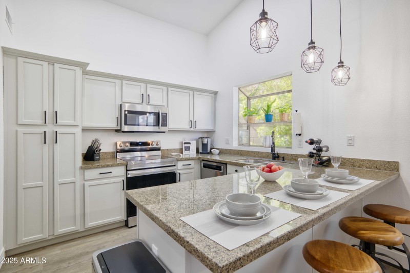 250 W Juniper Ave, Gilbert - 114104