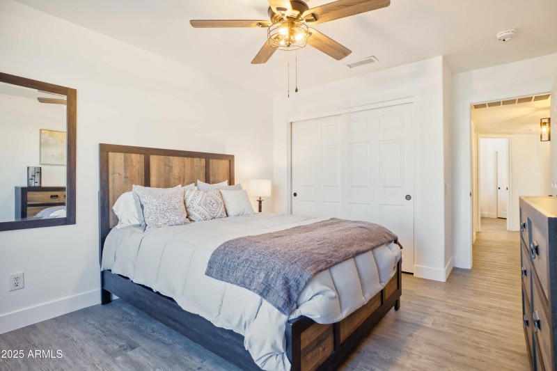 250 W Juniper Ave, Gilbert - 122327