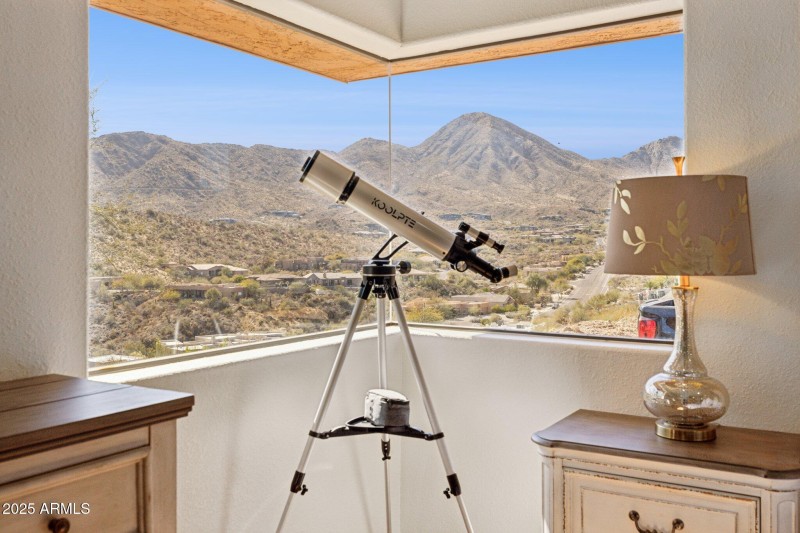 Primary Corner Window