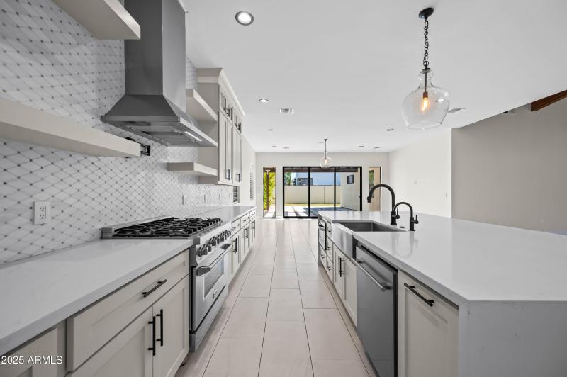 4409 N 32nd St, Phoenix, AZ 85018-12