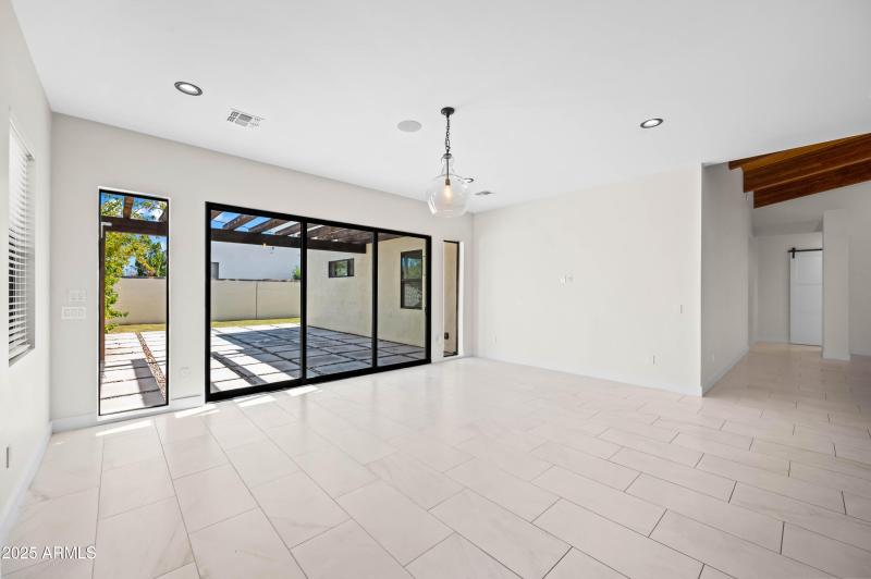 4409 N 32nd St, Phoenix, AZ 85018-22