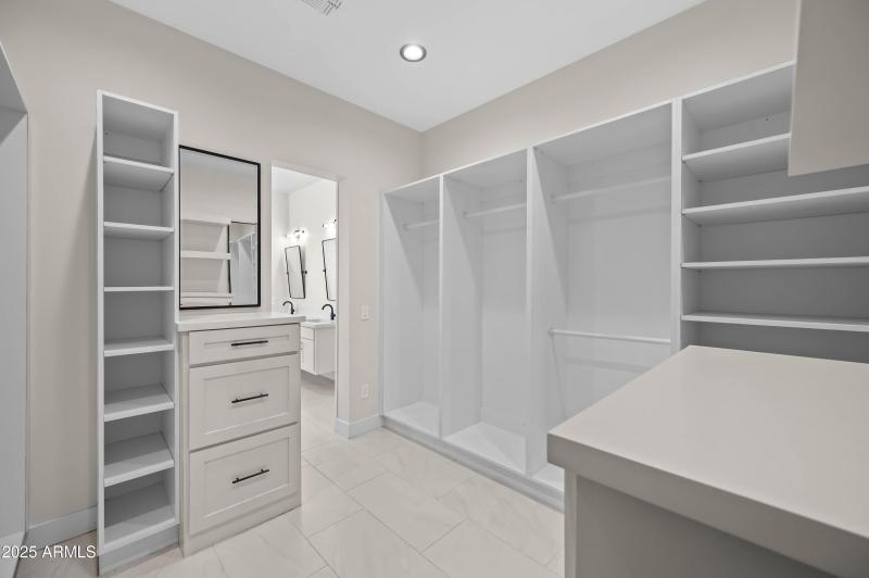 4409 N 32nd St, Phoenix, AZ 85018-46