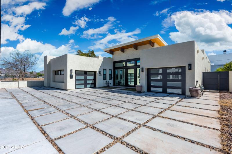 4409 N 32nd St, Phoenix, AZ 85018-48 cop