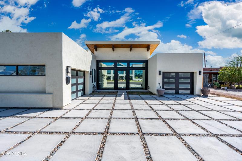 4409 N 32nd St, Phoenix, AZ 85018-50 cop