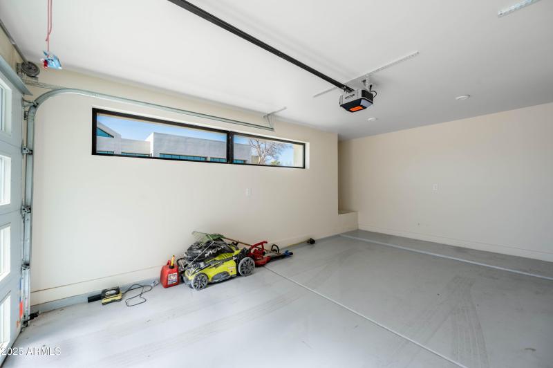 4409 N 32nd St, Phoenix, AZ 85018-61