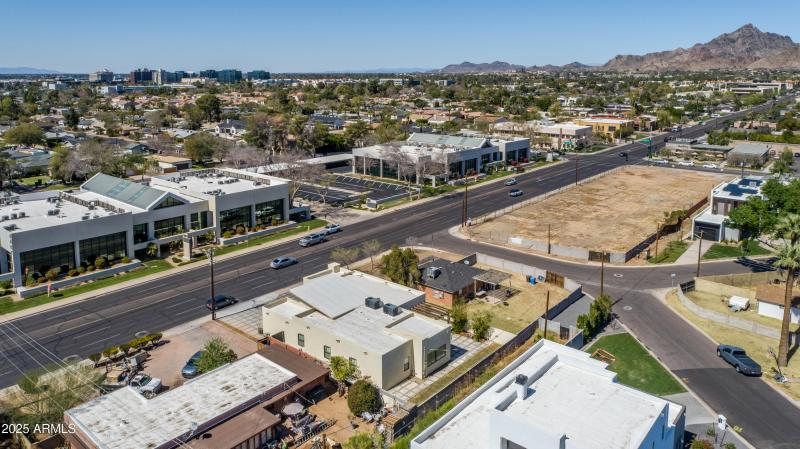 4409 N 32nd St, Phoenix, AZ 85018-77