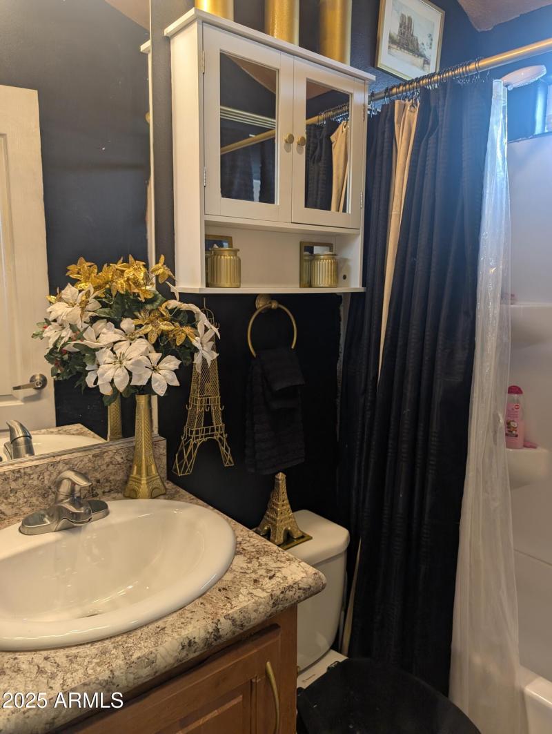 PXL_20250313_211011835.MP