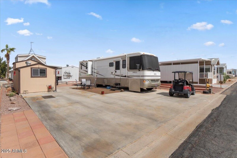 07-Front of lot