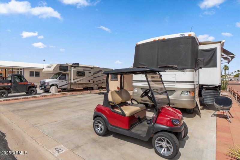 09-Front of lot