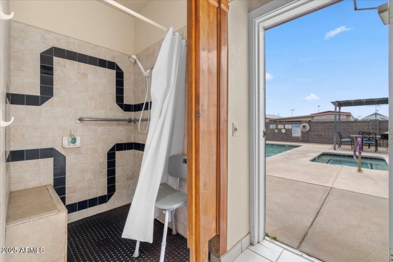 27-Community bathroom