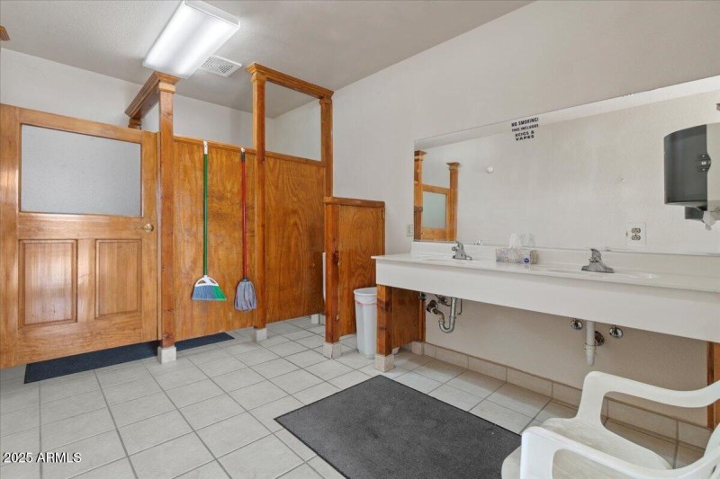 28-Community bathroom