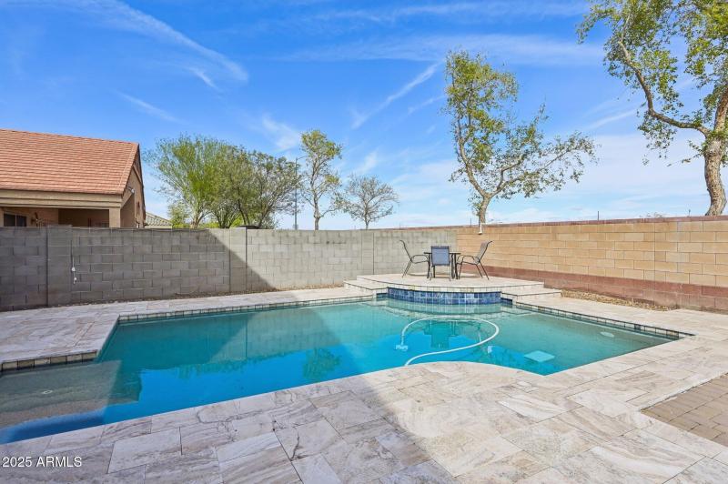 47-web-or-mls-W Quail Ave-047