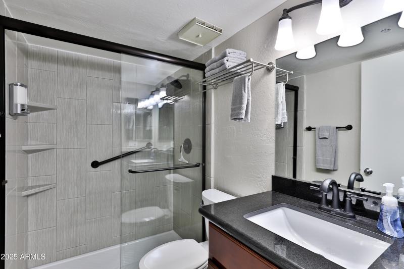 12123_W_Bell_Rd_218-10