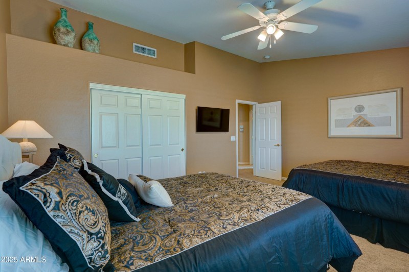 4443 E Morning Vista Ln-15