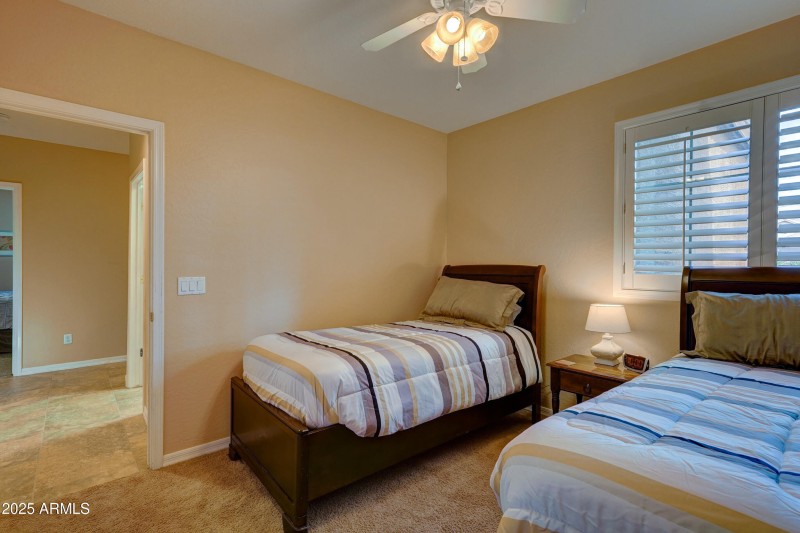 4443 E Morning Vista Ln-18