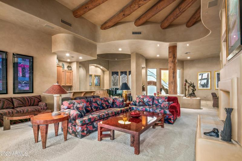 010_Flowing Floor Plan