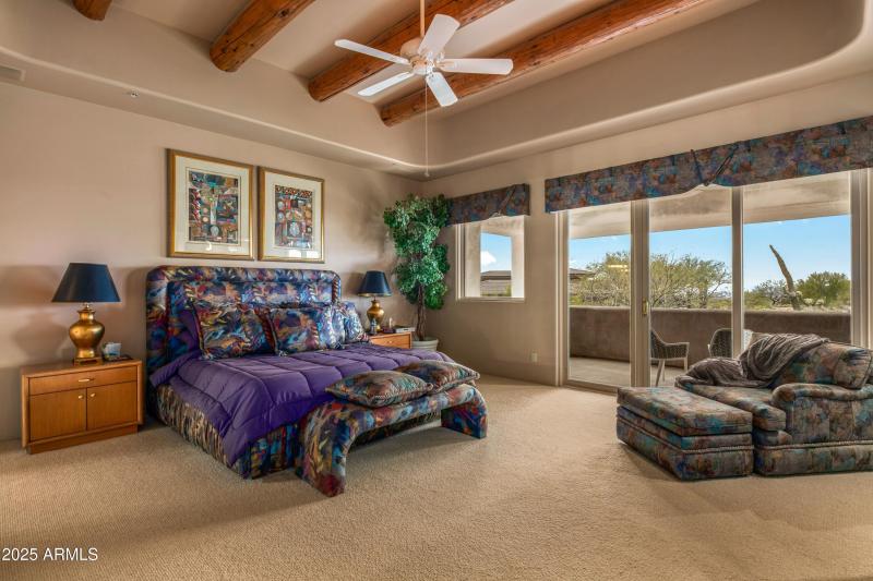 023_Spacious Primary Suite