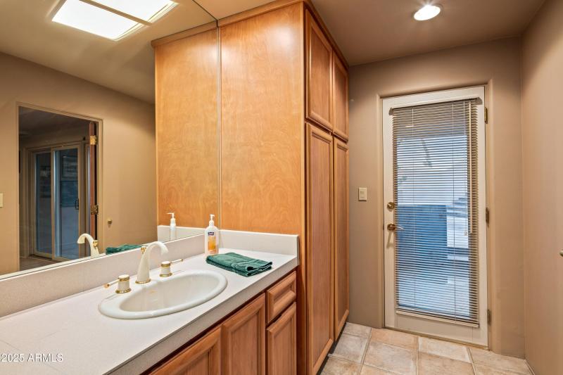 032_Fitness Pool Full Bath