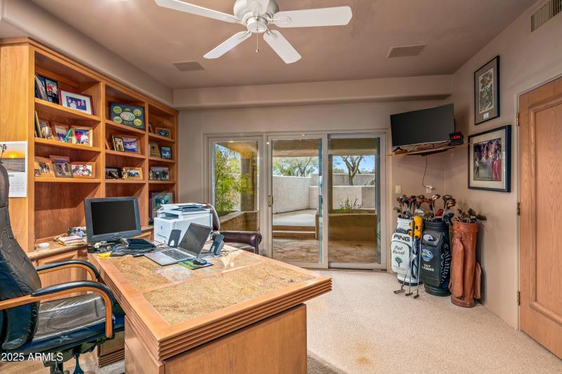 033_Lower Level Office Ensuite