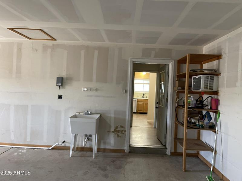 15 laundry entry and sink