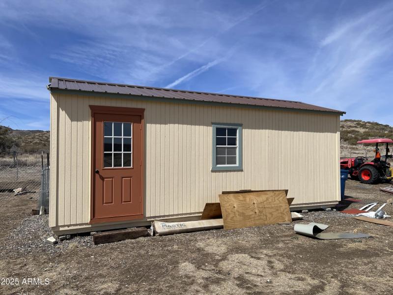 30 garden shed E side