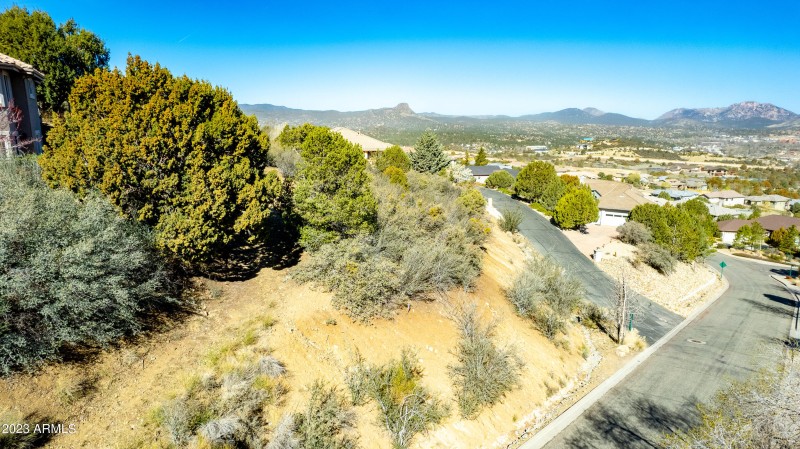 Lot 2