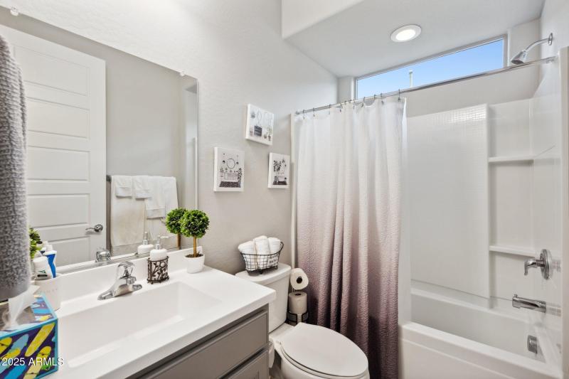 29-web-or-mls-25451-n-164th-dr