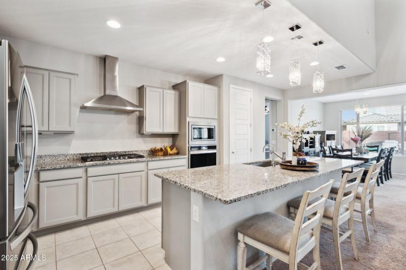 7-web-or-mls-25451-n-164th-dr