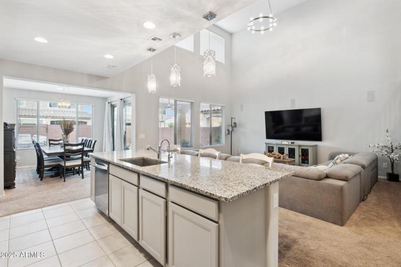 9-web-or-mls-25451-n-164th-dr