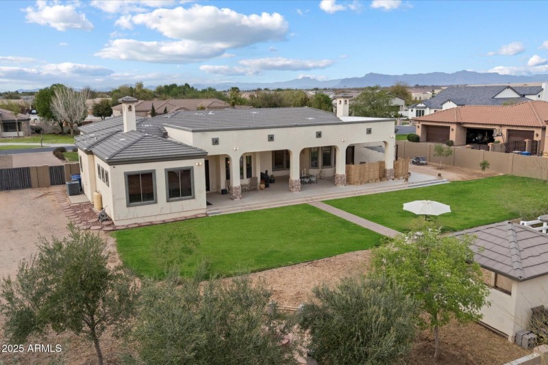 Large RV Gate & Parking