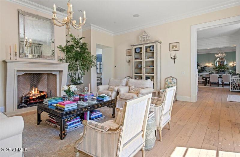 11-5446 E. Exeter Blvd 03