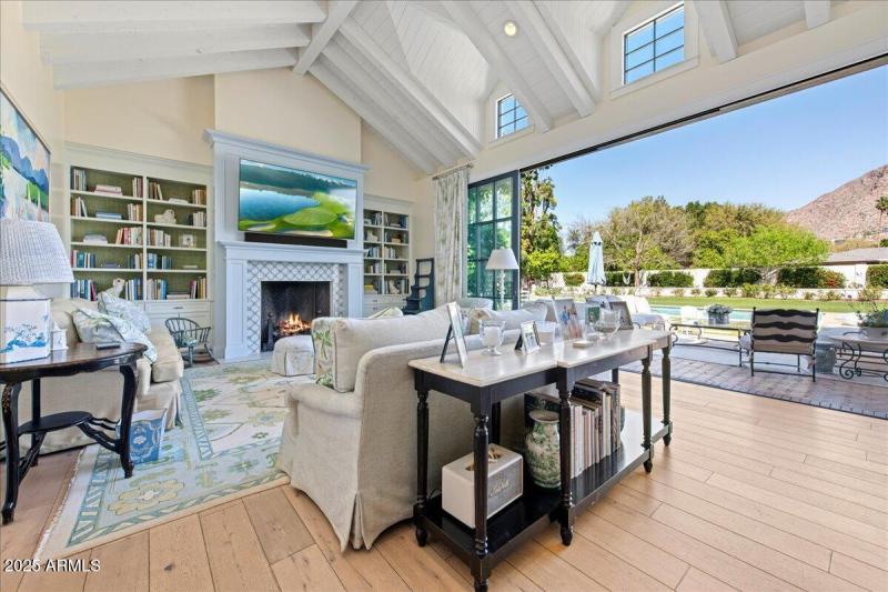 15-5446 E. Exeter Blvd 07