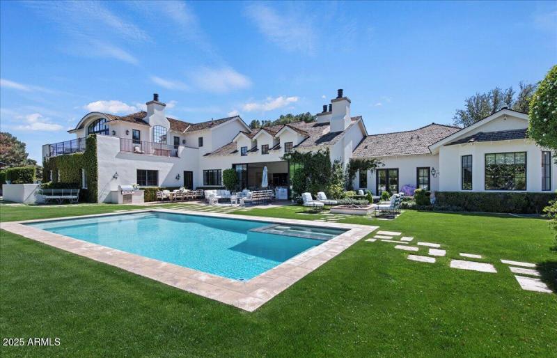 61-5446 E. Exeter Blvd 53