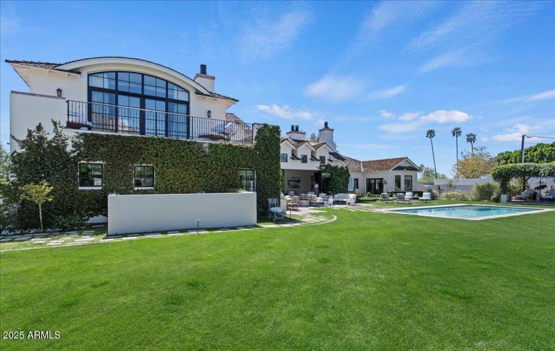 63-5446 E. Exeter Blvd 55